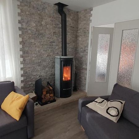 Appartement Entier Au Dessus De Villa, Climatisation Reversible Poele A Bois Tres Chaleureux , Wi Fi Parking Privee Gratuit Situation 500 M, Plage Et Centre Ville Санари-сюр-Мер Экстерьер фото