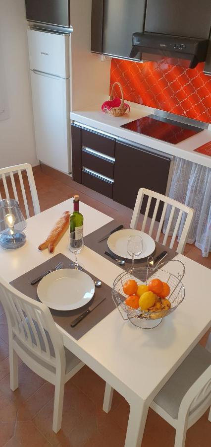 Appartement Entier Au Dessus De Villa, Climatisation Reversible Poele A Bois Tres Chaleureux , Wi Fi Parking Privee Gratuit Situation 500 M, Plage Et Centre Ville Санари-сюр-Мер Экстерьер фото