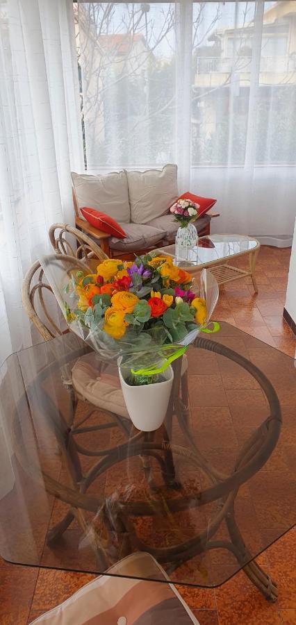 Appartement Entier Au Dessus De Villa, Climatisation Reversible Poele A Bois Tres Chaleureux , Wi Fi Parking Privee Gratuit Situation 500 M, Plage Et Centre Ville Санари-сюр-Мер Экстерьер фото