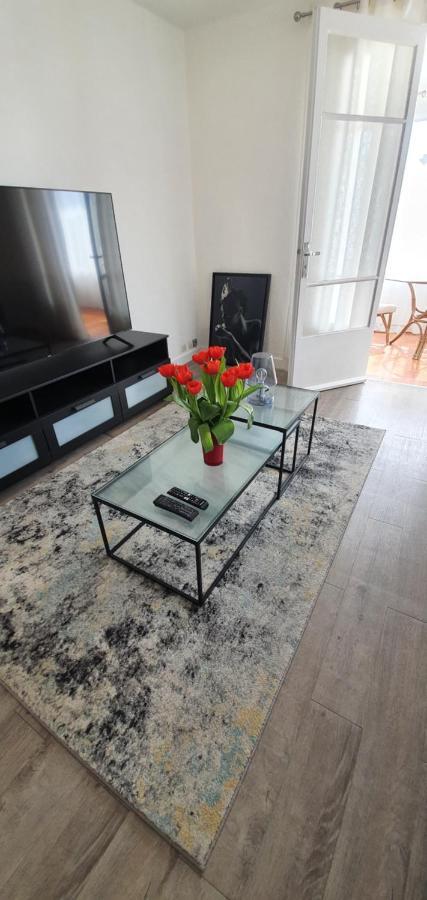 Appartement Entier Au Dessus De Villa, Climatisation Reversible Poele A Bois Tres Chaleureux , Wi Fi Parking Privee Gratuit Situation 500 M, Plage Et Centre Ville Санари-сюр-Мер Экстерьер фото