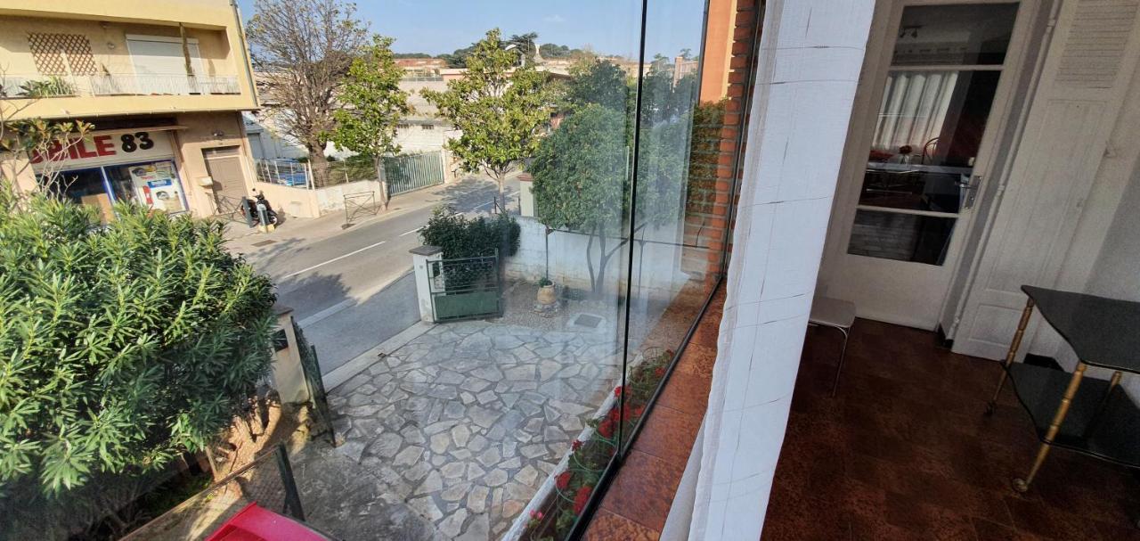 Appartement Entier Au Dessus De Villa, Climatisation Reversible Poele A Bois Tres Chaleureux , Wi Fi Parking Privee Gratuit Situation 500 M, Plage Et Centre Ville Санари-сюр-Мер Экстерьер фото